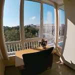Апартамент By The Cathedral - Center - 2 Bedroom Flat
