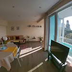 Апартамент By The Cathedral - Center - 2 Bedroom Flat *