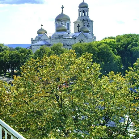 By The Cathedral - Center - 2 Bedroom Flat Апартамент