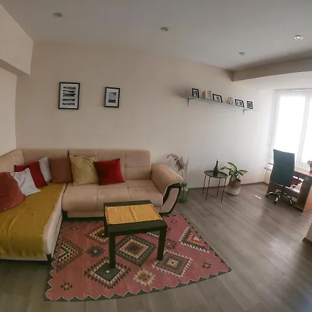 Апартамент By The Cathedral - Center - 2 Bedroom Flat *