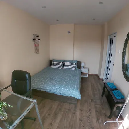 Апартамент By The Cathedral - Center - 2 Bedroom Flat *