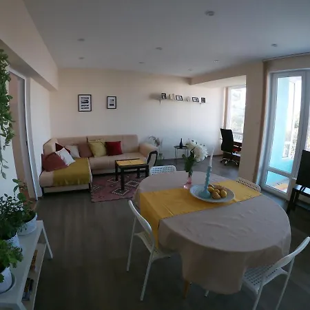By The Cathedral - Center - 2 Bedroom Flat Apartmán